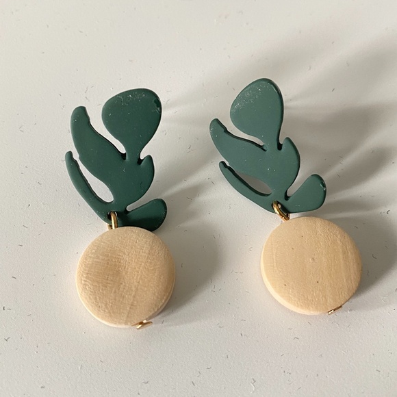 Anthropologie Tropical Earrings - Picture 1 of 1